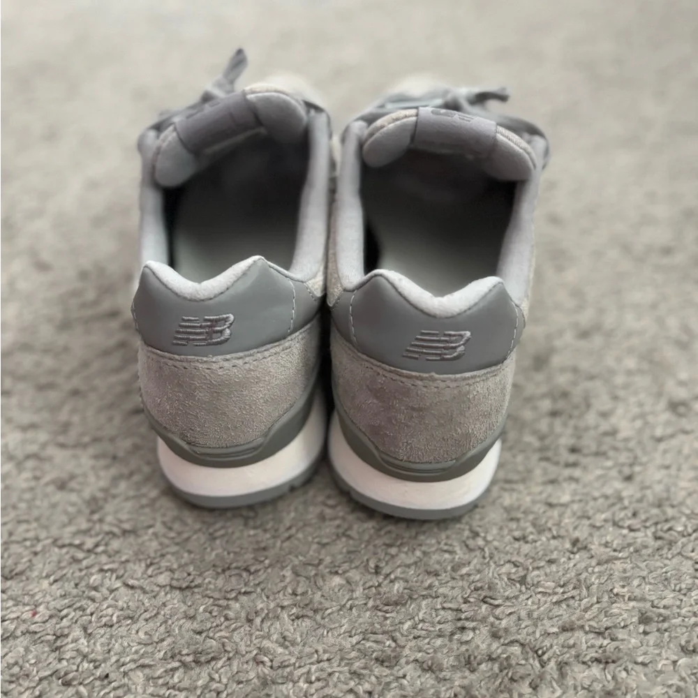 New Balance 696 - Picture 4 of 5
